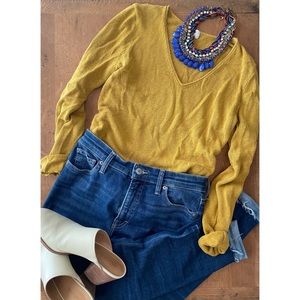 Old Navy Yellow V-Neck Classic Sweater SM